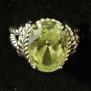 **Vintage*" silver tone and peridot color statement ring